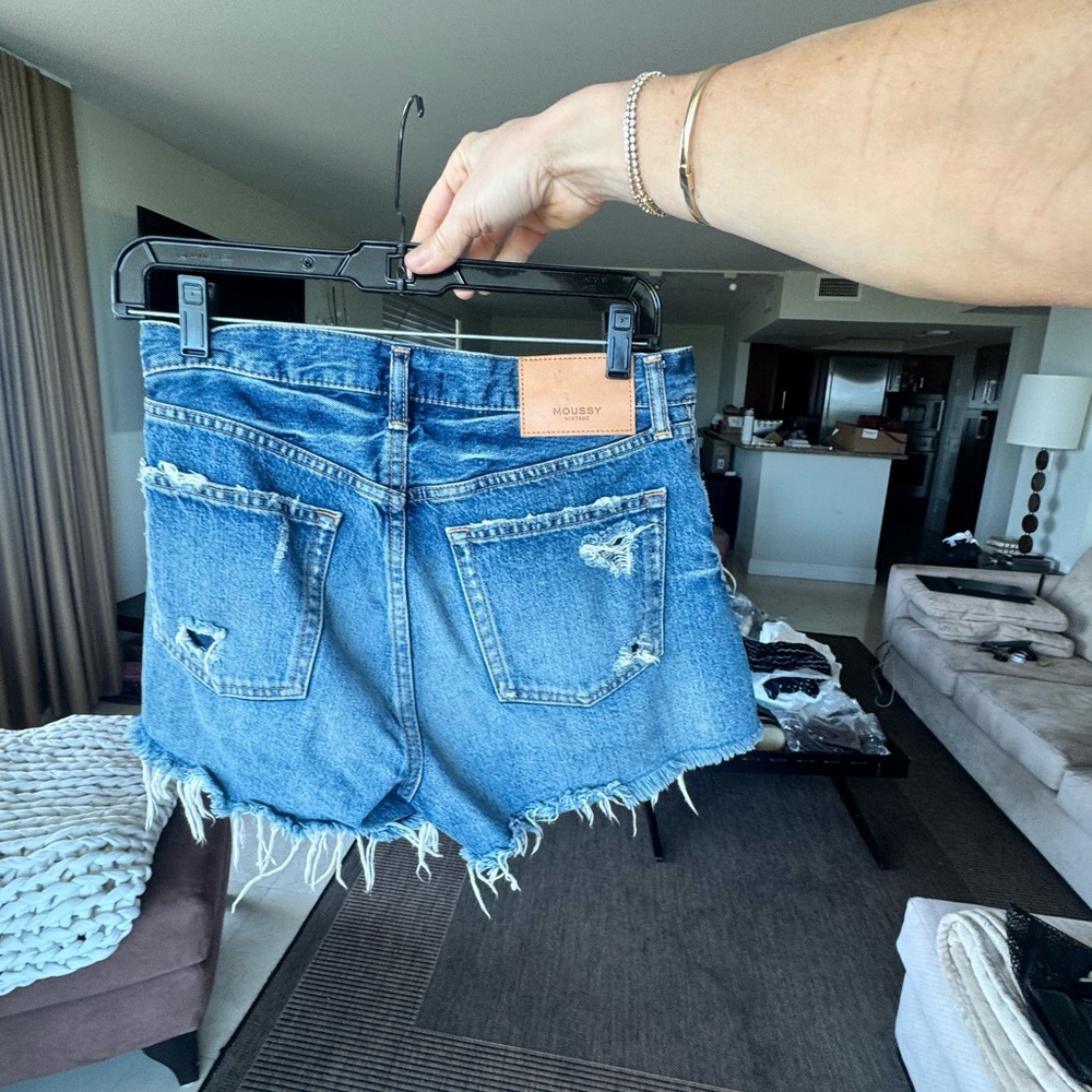 Moussy Denim Women cut-off Shorts - Picture 9 of 14